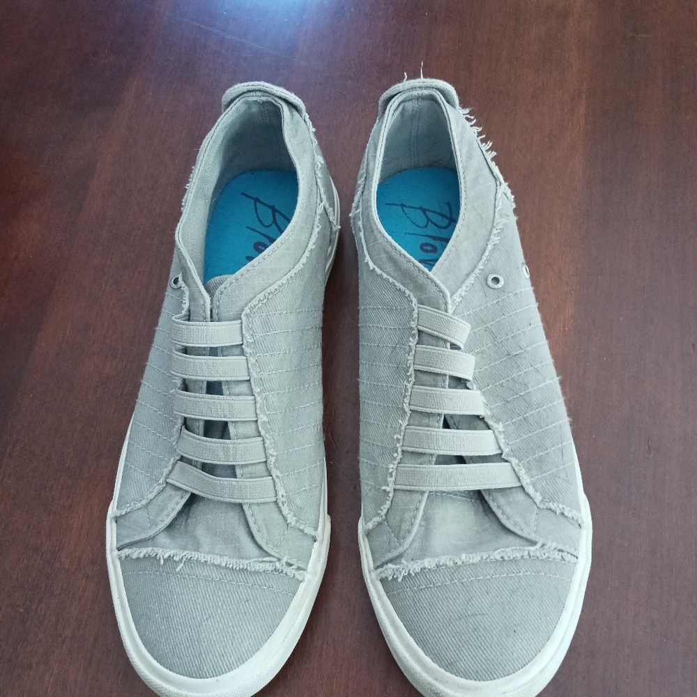 Blowfish Malubu Women Distressed Gray Sneakers